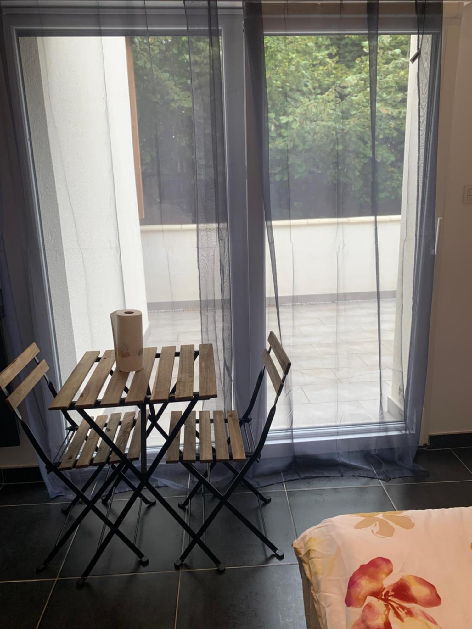 Jolie Maisonnette Avec Terrasse Nancy Centre Екстериор снимка